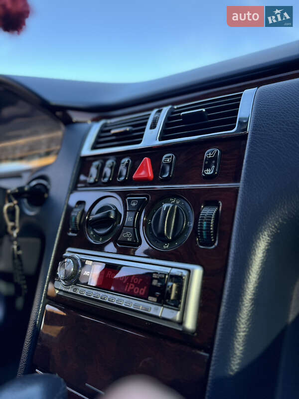 Седан Mercedes-Benz E-Class 2002 в Чернівцях