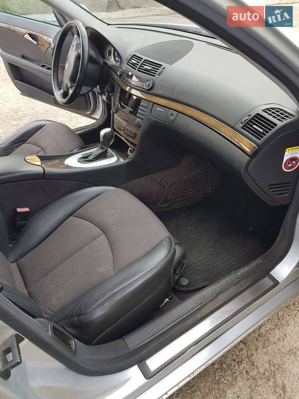 Седан Mercedes-Benz E-Class 2005 в Білгороді-Дністровському