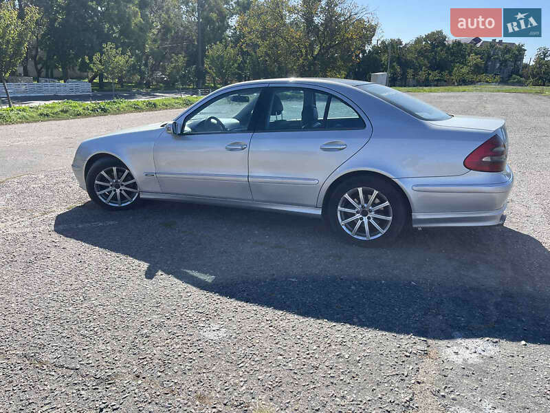 Седан Mercedes-Benz E-Class 2005 в Білгороді-Дністровському