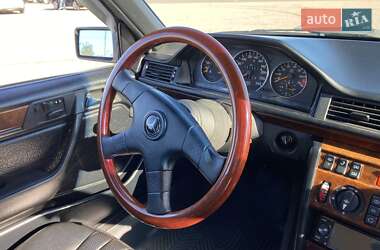 Седан Mercedes-Benz E-Class 1987 в 