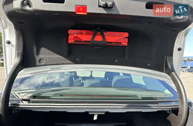 Седан Mercedes-Benz E-Class 2010 в 