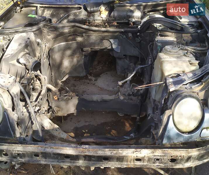 Седан Mercedes-Benz E-Class 1999 в Ивано-Франковске