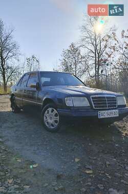 Седан Mercedes-Benz E-Class 1995 в Рівному