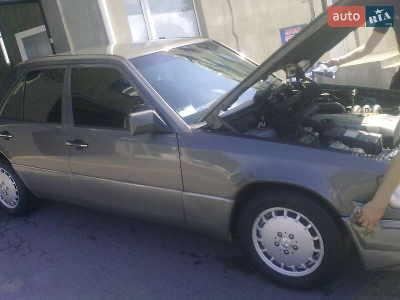 Седан Mercedes-Benz E-Class 1994 в Миколаєві
