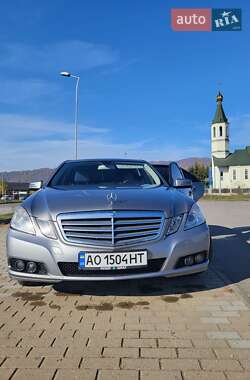 Седан Mercedes-Benz E-Class 2009 в Хусті