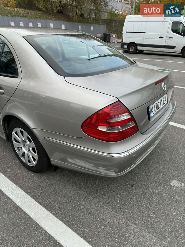 Седан Mercedes-Benz E-Class 2005 в Киеве