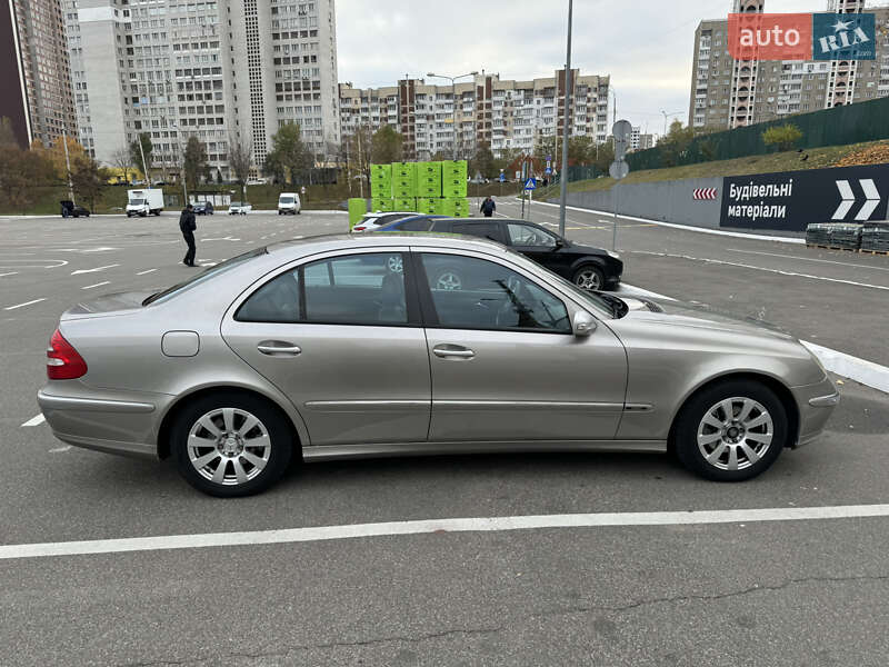 Седан Mercedes-Benz E-Class 2005 в Киеве