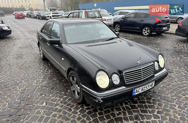 Седан Mercedes-Benz E-Class 1998 в Львове