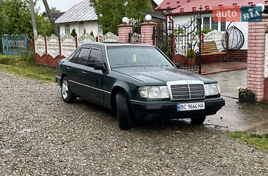 Седан Mercedes-Benz E-Class 1987 в Мостиске