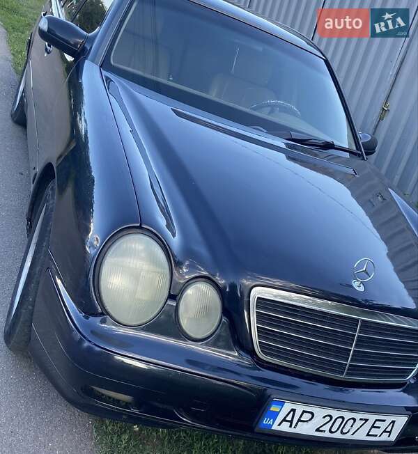 Седан Mercedes-Benz E-Class 2000 в Шполе