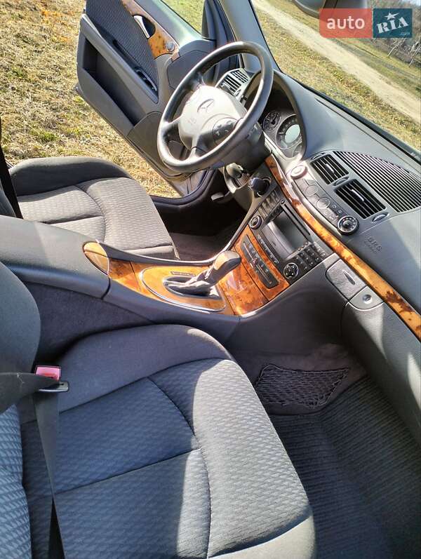 Седан Mercedes-Benz E-Class 2003 в Рівному