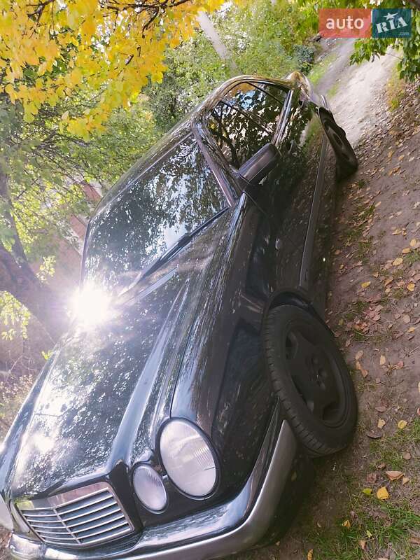 Седан Mercedes-Benz E-Class 1998 в Полтаве