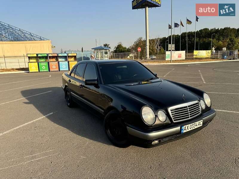 Седан Mercedes-Benz E-Class 1998 в Полтаве