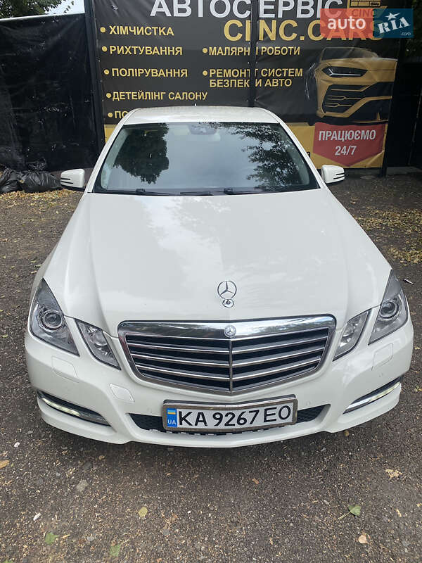 Седан Mercedes-Benz E-Class 2011 в Києві