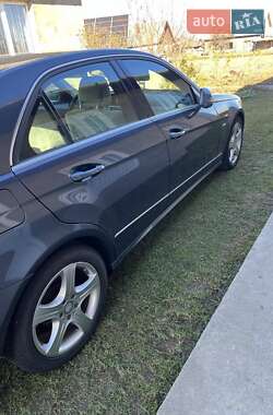 Седан Mercedes-Benz E-Class 2010 в Черновцах