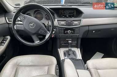 Седан Mercedes-Benz E-Class 2010 в Черновцах