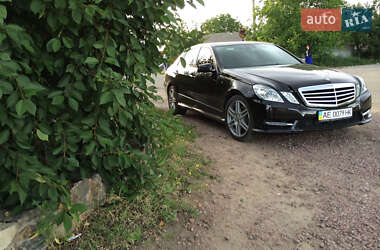 Седан Mercedes-Benz E-Class 2013 в Дніпрі