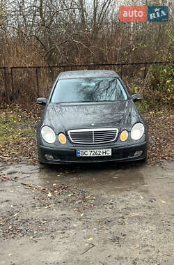 Седан Mercedes-Benz E-Class 2004 в Львові