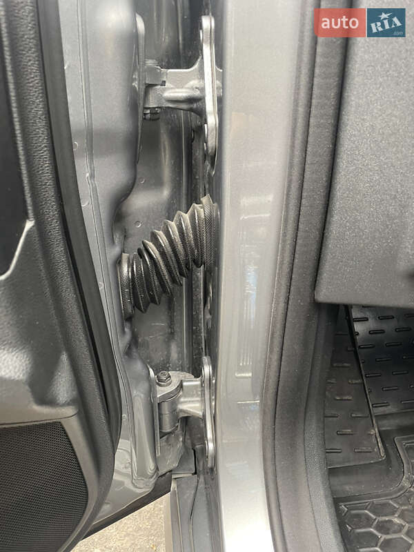 Седан Mercedes-Benz E-Class 2011 в Тернополе