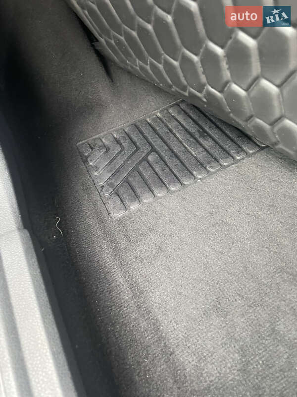 Седан Mercedes-Benz E-Class 2011 в Тернополе