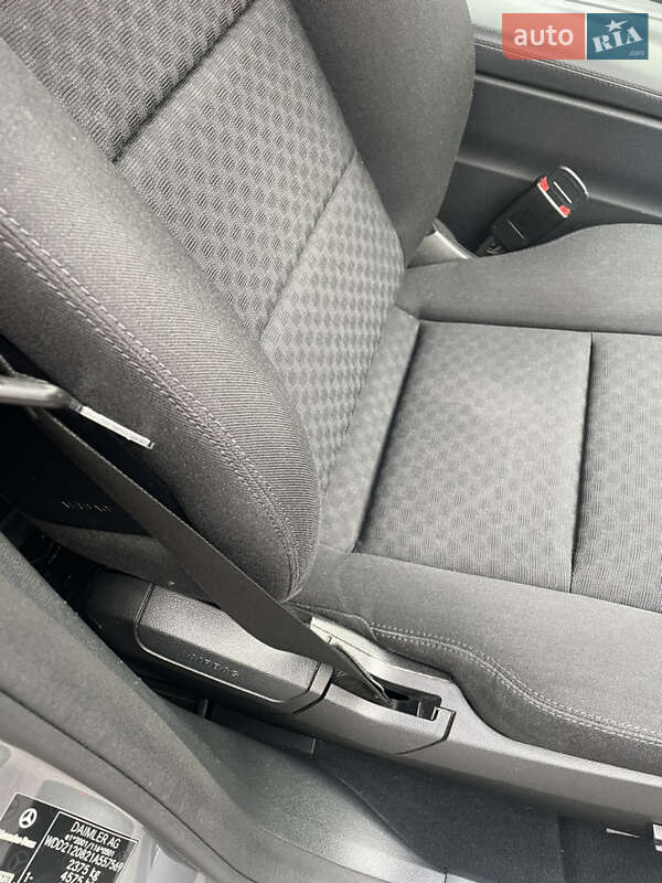 Седан Mercedes-Benz E-Class 2011 в Тернополе