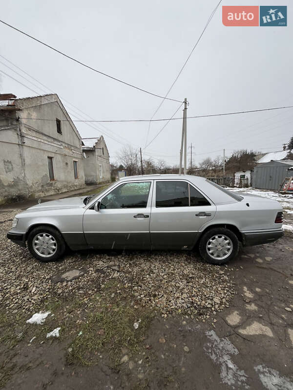Седан Mercedes-Benz E-Class 1995 в Дрогобичі