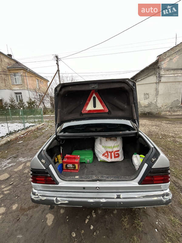 Седан Mercedes-Benz E-Class 1995 в Дрогобичі