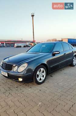 Седан Mercedes-Benz E-Class 2003 в Сарнах