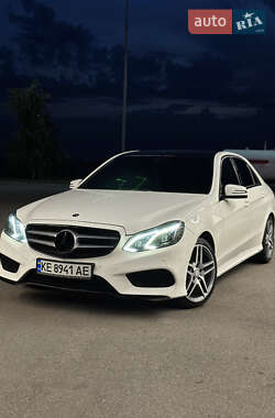 Седан Mercedes-Benz E-Class 2013 в Дніпрі