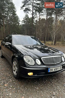 Седан Mercedes-Benz E-Class 2002 в Маневичах