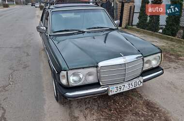 Седан Mercedes-Benz E-Class 1981 в Заречном