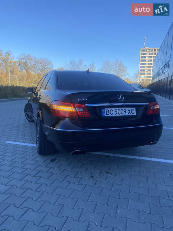 Седан Mercedes-Benz E-Class 2010 в Львове