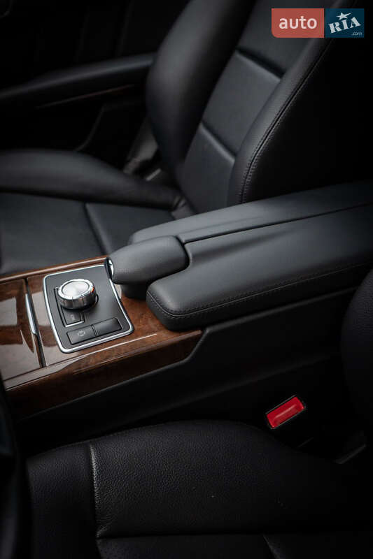 Седан Mercedes-Benz E-Class 2012 в Киеве