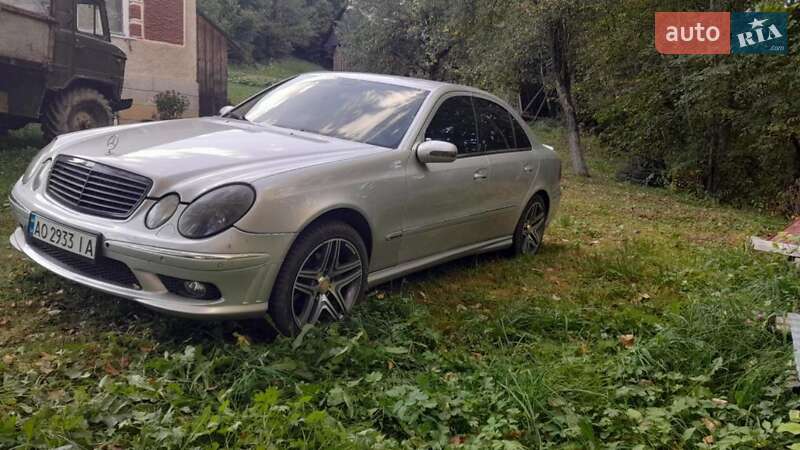 Седан Mercedes-Benz E-Class 2003 в Межгорье