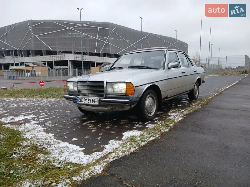 Mercedes-Benz E-Class 1982