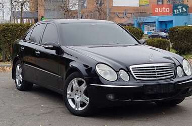 Седан Mercedes-Benz E-Class 2005 в Днепре