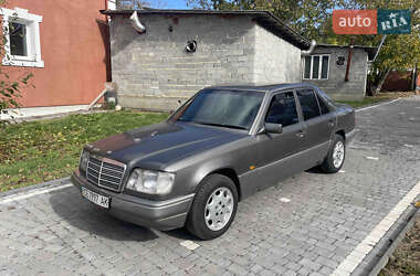 Седан Mercedes-Benz E-Class 1994 в Чернівцях