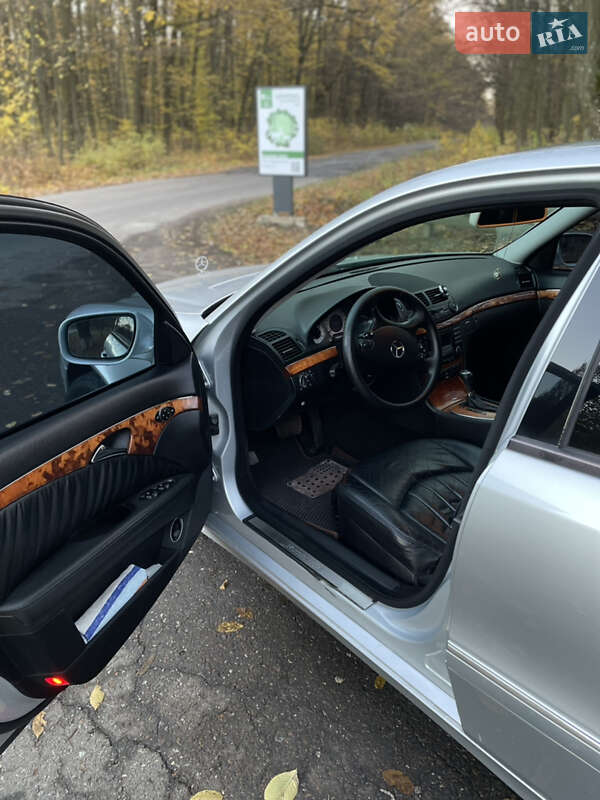 Седан Mercedes-Benz E-Class 2006 в Ильинцах