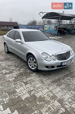 Седан Mercedes-Benz E-Class 2008 в Чернівцях