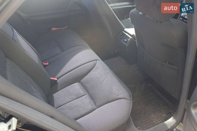 Седан Mercedes-Benz E-Class 1998 в Кривому Розі