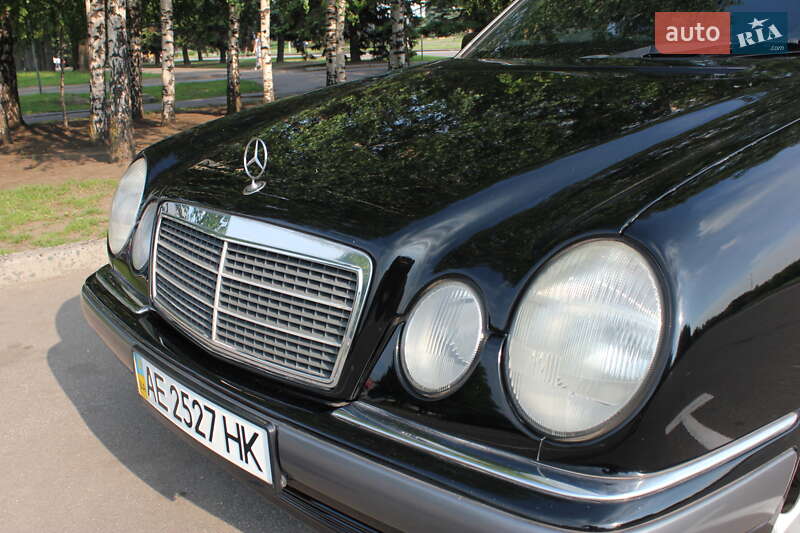 Седан Mercedes-Benz E-Class 1998 в Кривому Розі