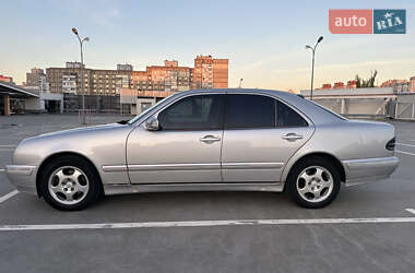 Седан Mercedes-Benz E-Class 2000 в Києві