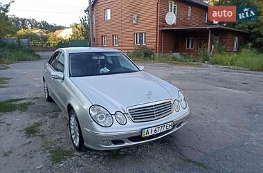 Седан Mercedes-Benz E-Class 2003 в Бучі