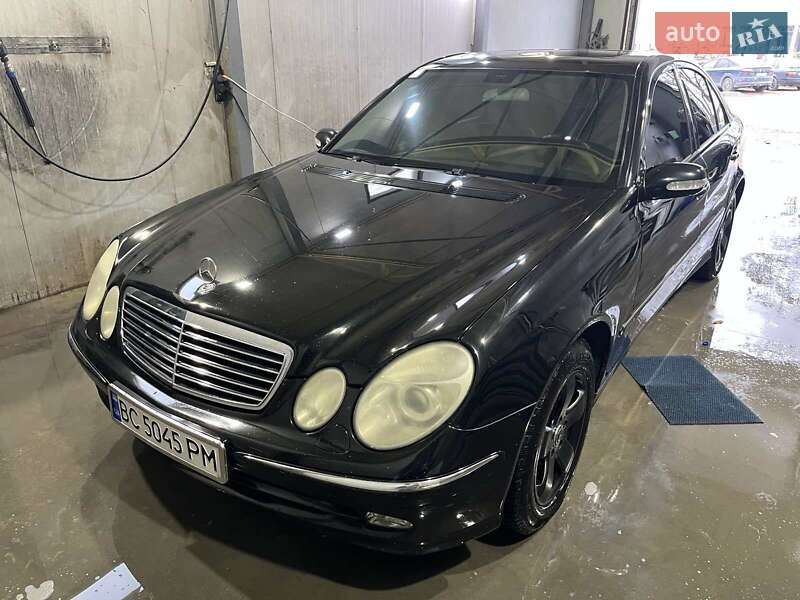 Седан Mercedes-Benz E-Class 2004 в Дублянах