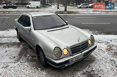 Седан Mercedes-Benz E-Class 1998 в Києві