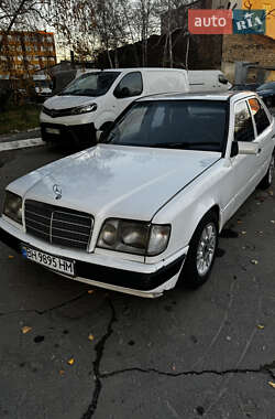 Седан Mercedes-Benz E-Class 1985 в Одессе