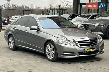 Седан Mercedes-Benz E-Class 2012 в Чернівцях