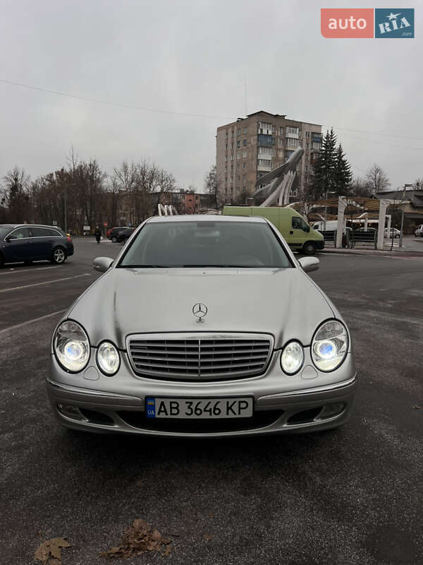 Седан Mercedes-Benz E-Class 2003 в Виннице