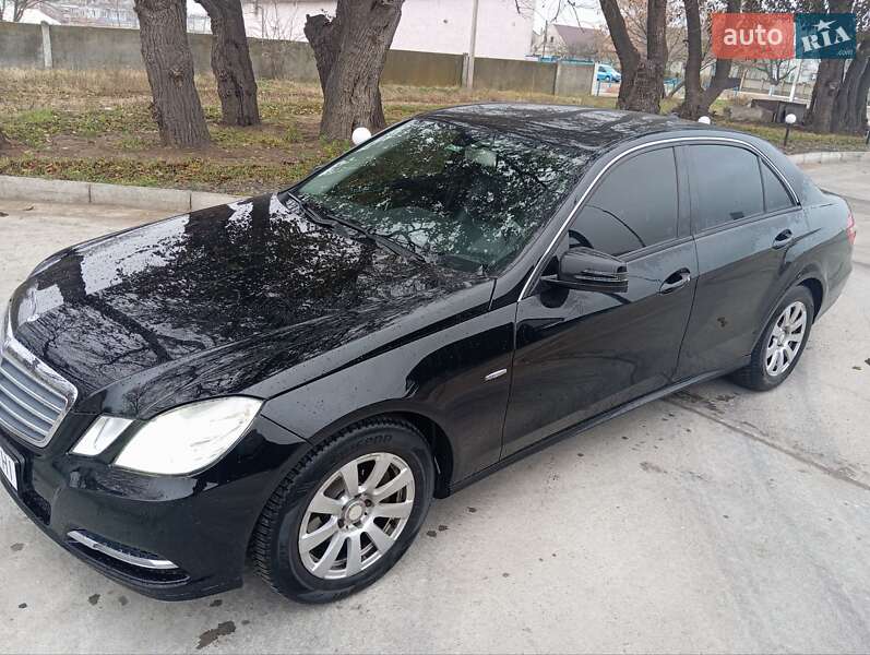 Седан Mercedes-Benz E-Class 2012 в Білгороді-Дністровському