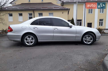 Седан Mercedes-Benz E-Class 2002 в Дніпрі